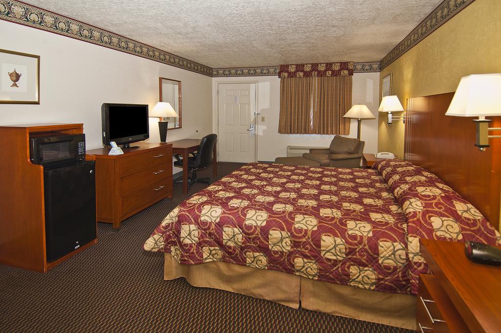 Winnie Inn And Suites Стая снимка