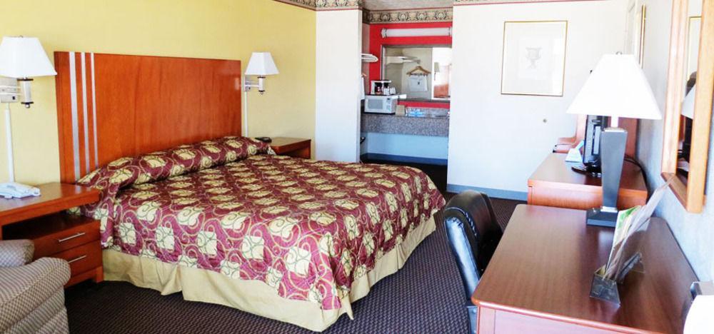 Winnie Inn And Suites Екстериор снимка