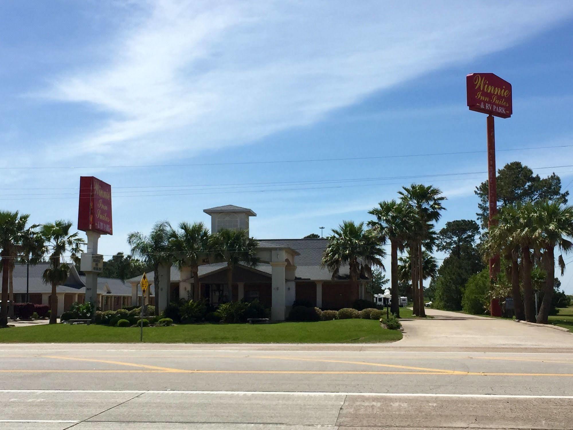 Winnie Inn And Suites Екстериор снимка